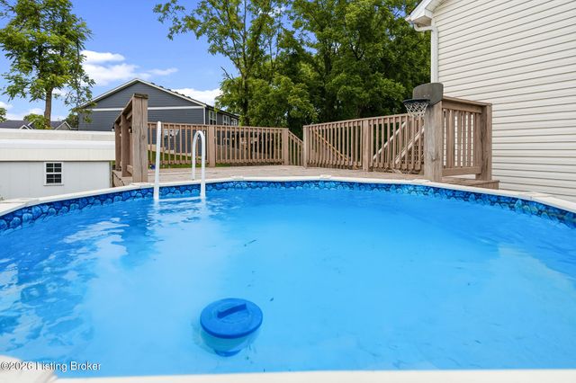 5908 Saddle Blanket Dr, Louisville, KY 40219
