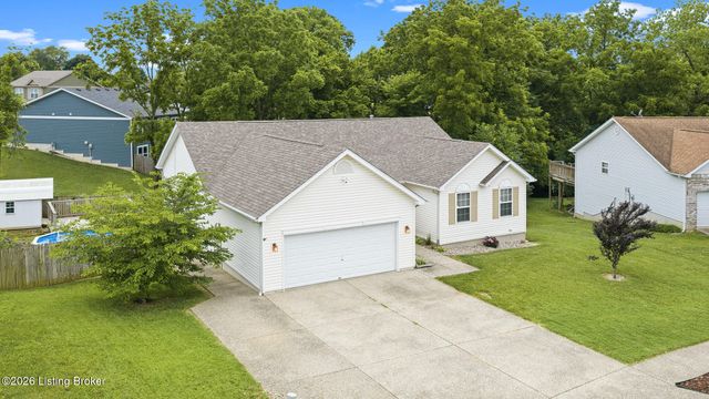 5908 Saddle Blanket Dr, Louisville, KY 40219