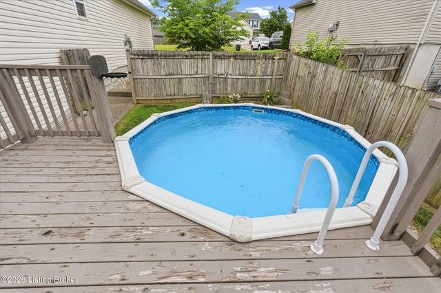 5908 Saddle Blanket Dr, Louisville, KY 40219