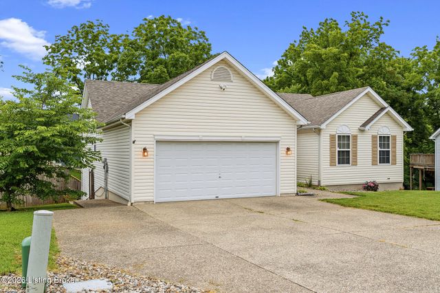 5908 Saddle Blanket Dr, Louisville, KY 40219
