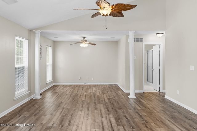 5908 Saddle Blanket Dr, Louisville, KY 40219