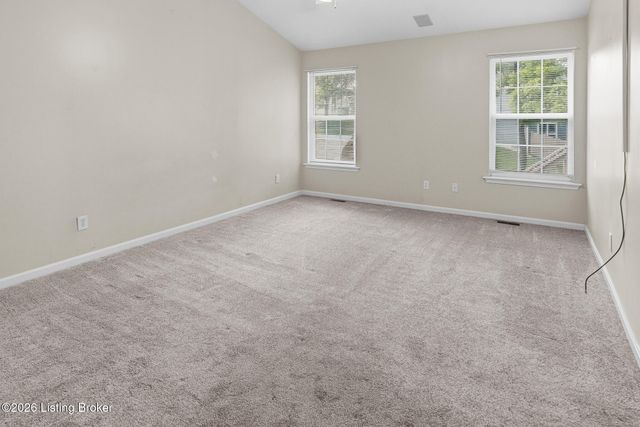 5908 Saddle Blanket Dr, Louisville, KY 40219