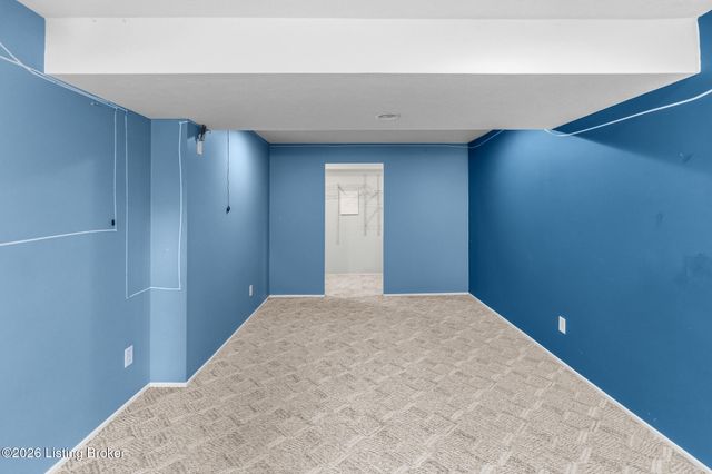 5908 Saddle Blanket Dr, Louisville, KY 40219