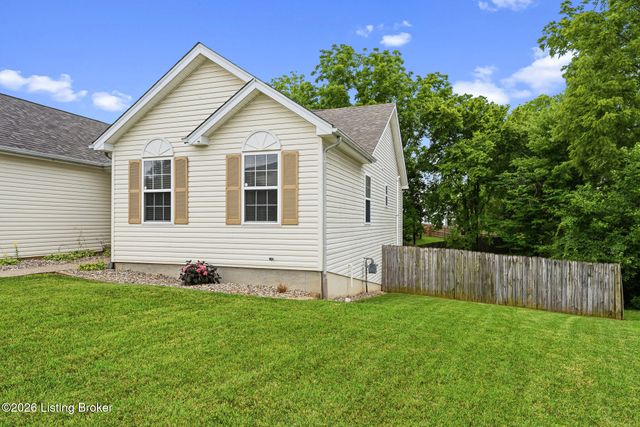 5908 Saddle Blanket Dr, Louisville, KY 40219