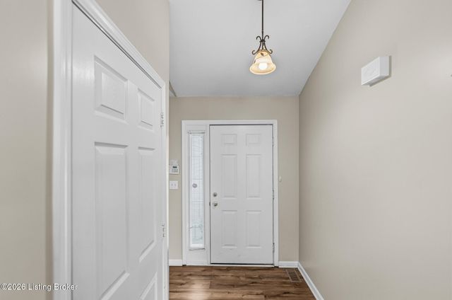 5908 Saddle Blanket Dr, Louisville, KY 40219
