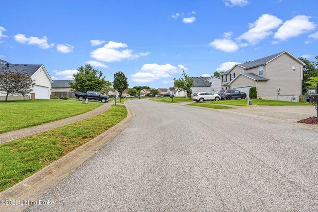 5908 Saddle Blanket Dr, Louisville, KY 40219