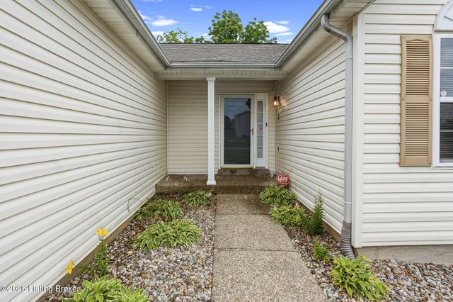 5908 Saddle Blanket Dr, Louisville, KY 40219