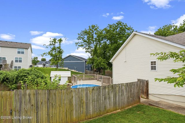 5908 Saddle Blanket Dr, Louisville, KY 40219
