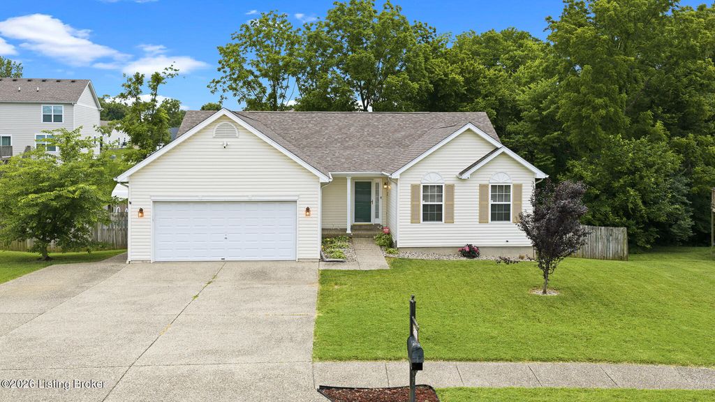 5908 Saddle Blanket Dr, Louisville, KY 40219
