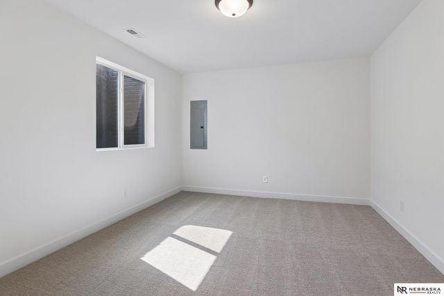 11209 N 173 Street, Bennington, NE 68007