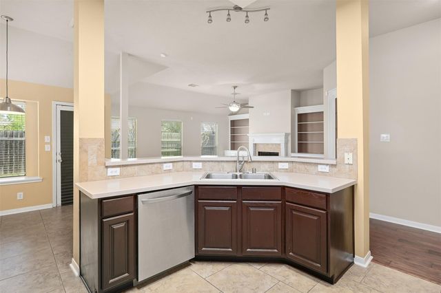 3715 Crescent Drive, Pearland, TX 77584