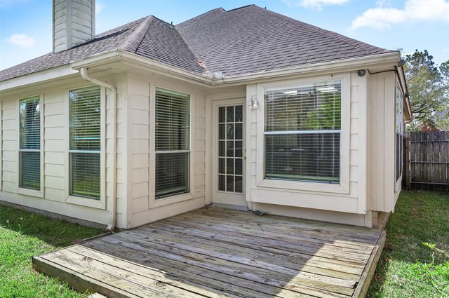 3715 Crescent Drive, Pearland, TX 77584