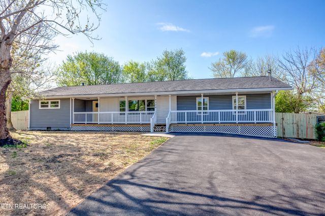 4304 NW Strolling Rd, Knoxville, TN 37912