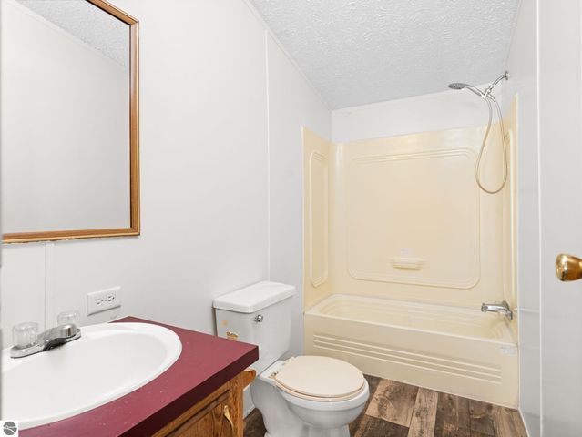 303 S Orange Street, Kalkaska, MI 49646