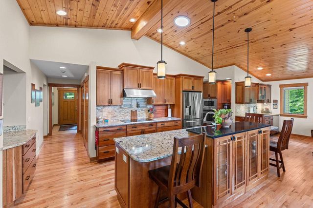 S1501 Canary Court, La Valle, WI 53941