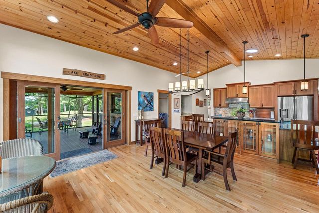 S1501 Canary Court, La Valle, WI 53941