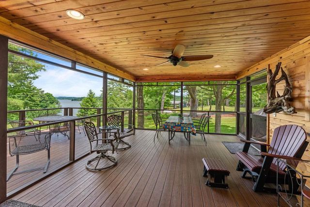S1501 Canary Court, La Valle, WI 53941