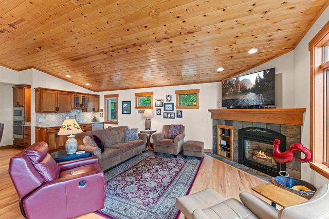 S1501 Canary Court, La Valle, WI 53941