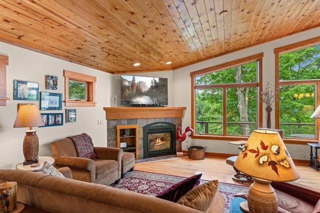 S1501 Canary Court, La Valle, WI 53941