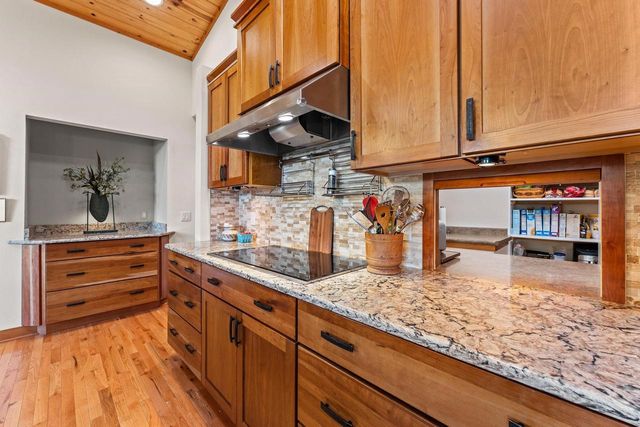 S1501 Canary Court, La Valle, WI 53941