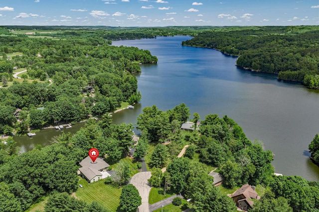 S1501 Canary Court, La Valle, WI 53941