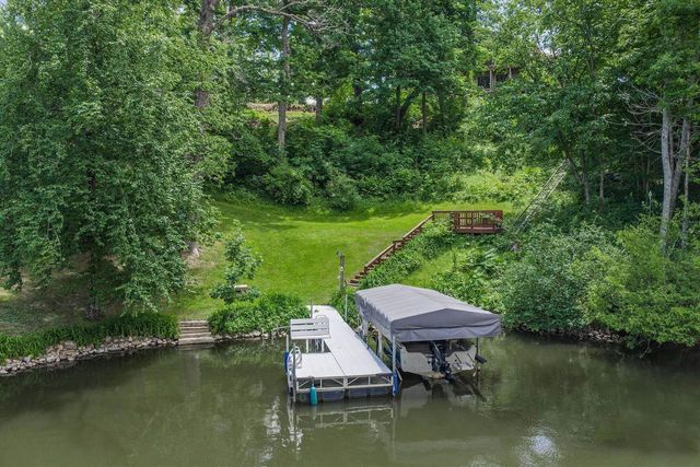 S1501 Canary Court, La Valle, WI 53941