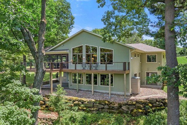 S1501 Canary Court, La Valle, WI 53941