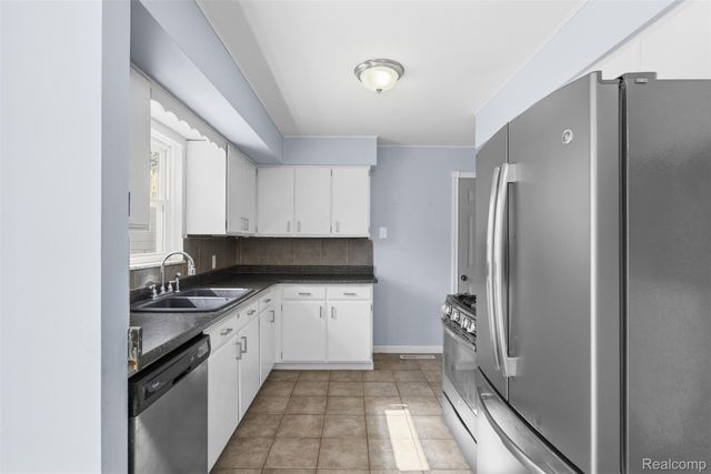 5155 Oxford Court, Swartz Creek, MI 48473