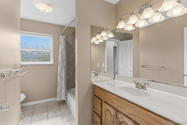 5155 Oxford Court, Swartz Creek, MI 48473