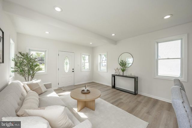 8 COLUMBIA AVE, Newfield, NJ 08344