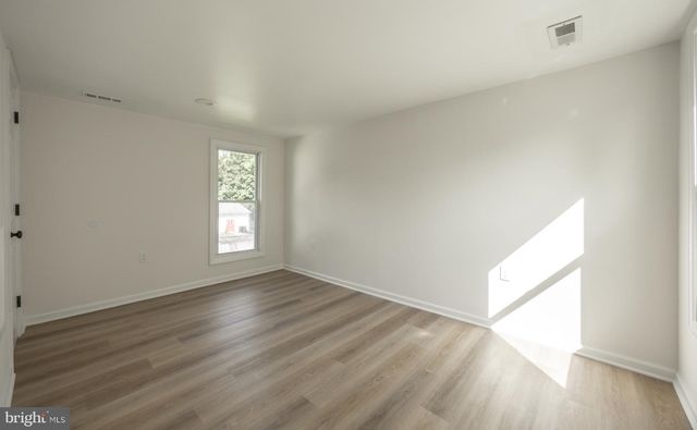 8 COLUMBIA AVE, Newfield, NJ 08344