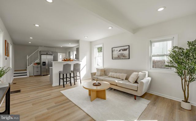 8 COLUMBIA AVE, Newfield, NJ 08344