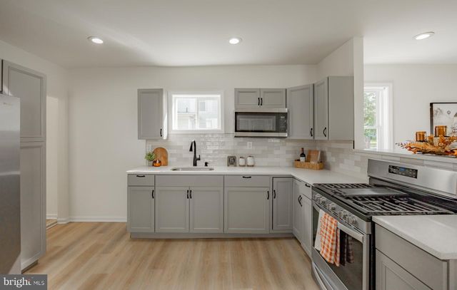 8 COLUMBIA AVE, Newfield, NJ 08344