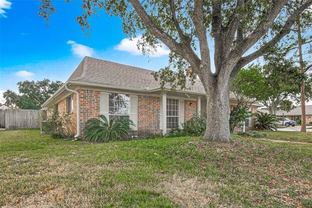 13335 Trompilla Lane, Houston, TX 77083