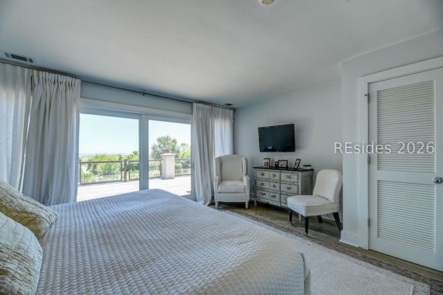 21 Barnacle Rd, Hilton Head Island, SC 29928