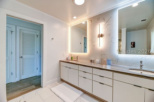 21 Barnacle Rd, Hilton Head Island, SC 29928
