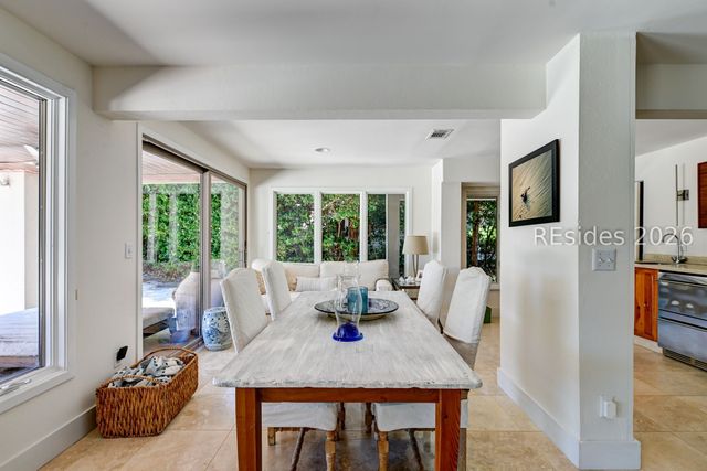 21 Barnacle Rd, Hilton Head Island, SC 29928