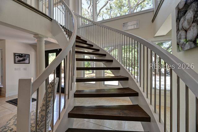 21 Barnacle Rd, Hilton Head Island, SC 29928