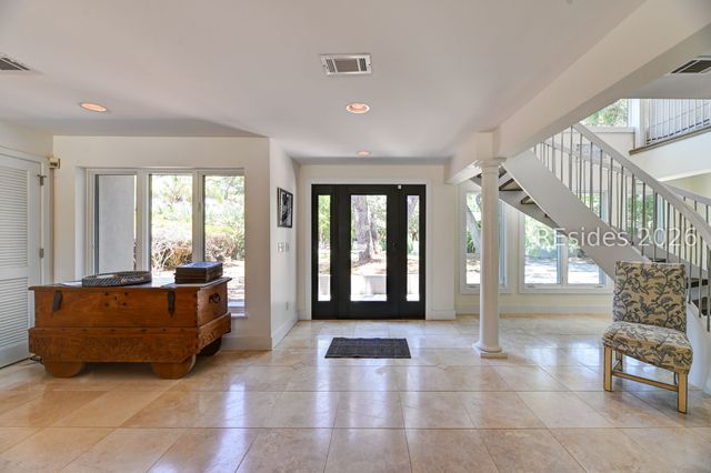 21 Barnacle Rd, Hilton Head Island, SC 29928