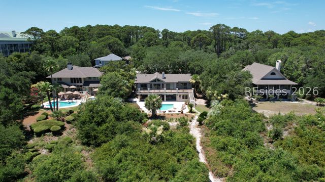 21 Barnacle Rd, Hilton Head Island, SC 29928