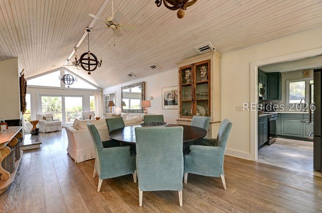 21 Barnacle Rd, Hilton Head Island, SC 29928