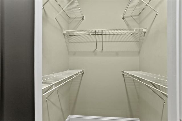 244 Le Gran Bend 63, Atlanta, GA 30328