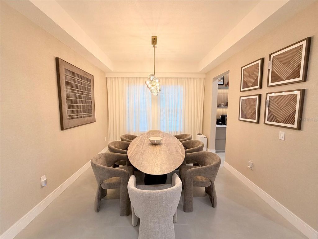 Image 19 of property listing at 12676 SALOMON COVE DRIVE, Windermere, FL 34786