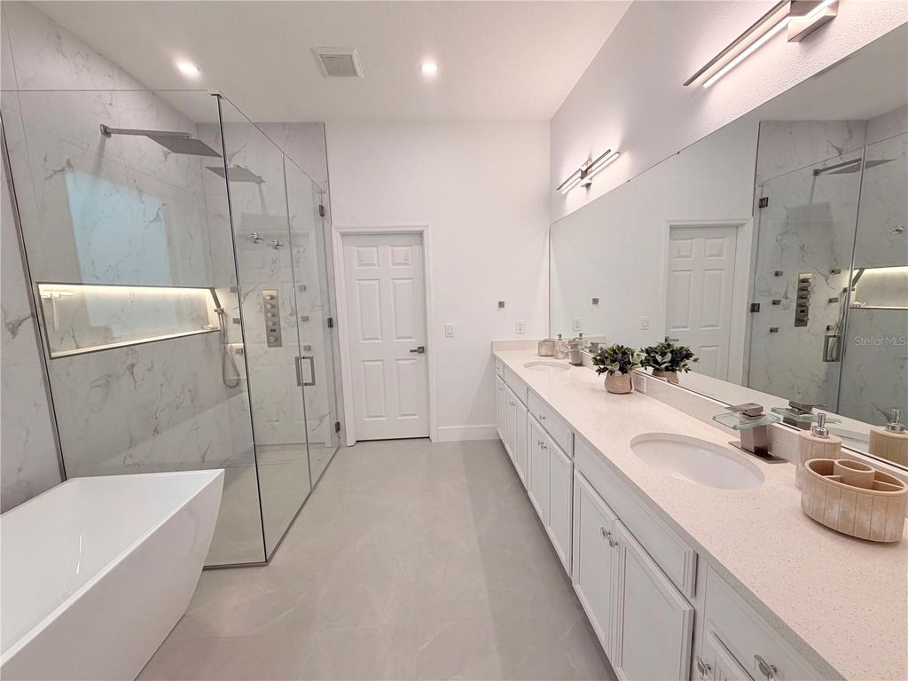 Image 51 of property listing at 12676 SALOMON COVE DRIVE, Windermere, FL 34786
