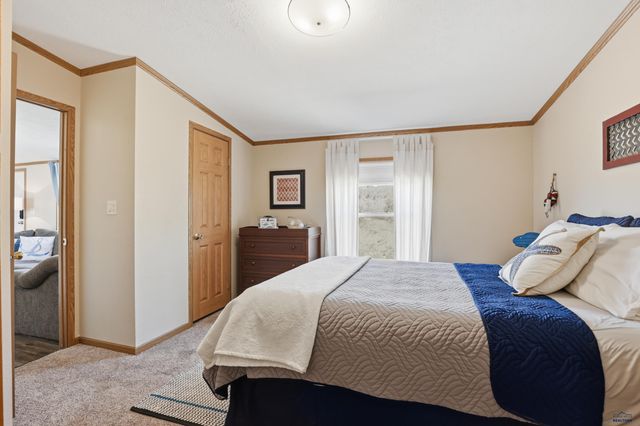 13345 WHITE PEBBLE CT, Hot Springs, SD 57747