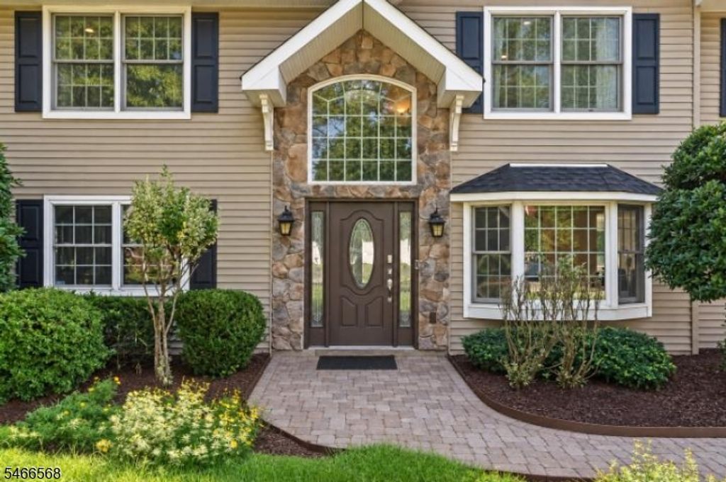 64 Spring Valley Rd, Paramus Boro, NJ 07652 — photo 2