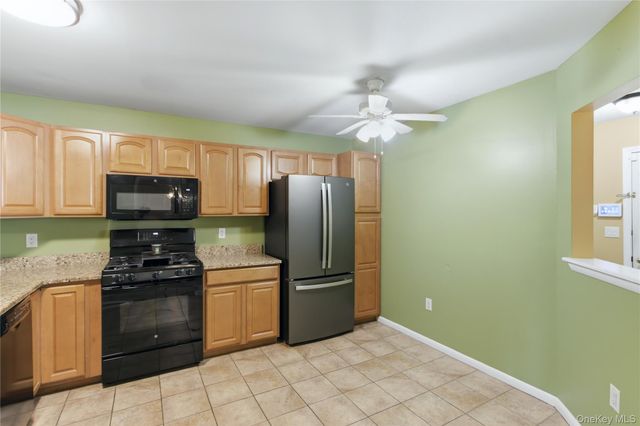 702 Scenic Lane, Poughkeepsie, NY 12603