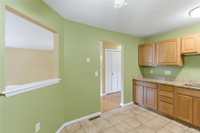 702 Scenic Lane, Poughkeepsie, NY 12603