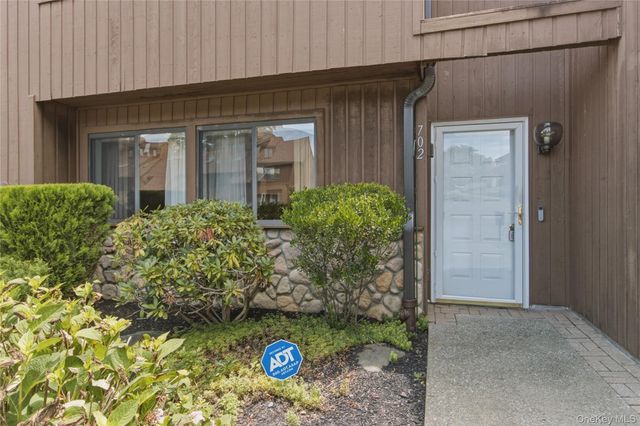 702 Scenic Lane, Poughkeepsie, NY 12603