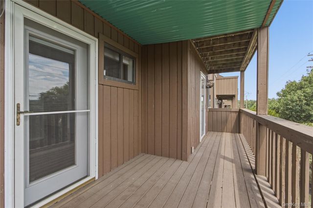 702 Scenic Lane, Poughkeepsie, NY 12603